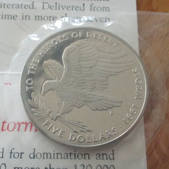 Collectible Heroes of Desert Storm $5 Commemorative Coin - Picture 2 of 4